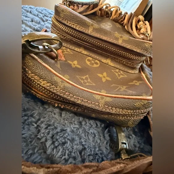 (VintageBoho Bag)Louis Vuitton Monogram Fringe Crossbody with Bead & Stone Charm - Picture 7 of 12